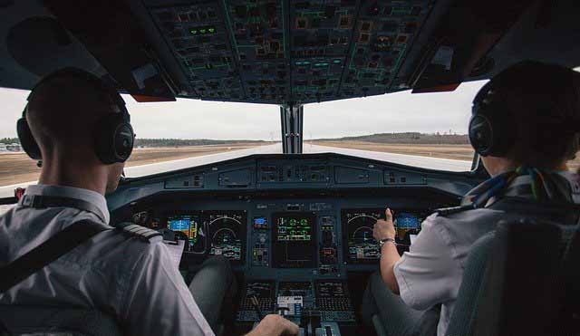 Pilot i cockpit